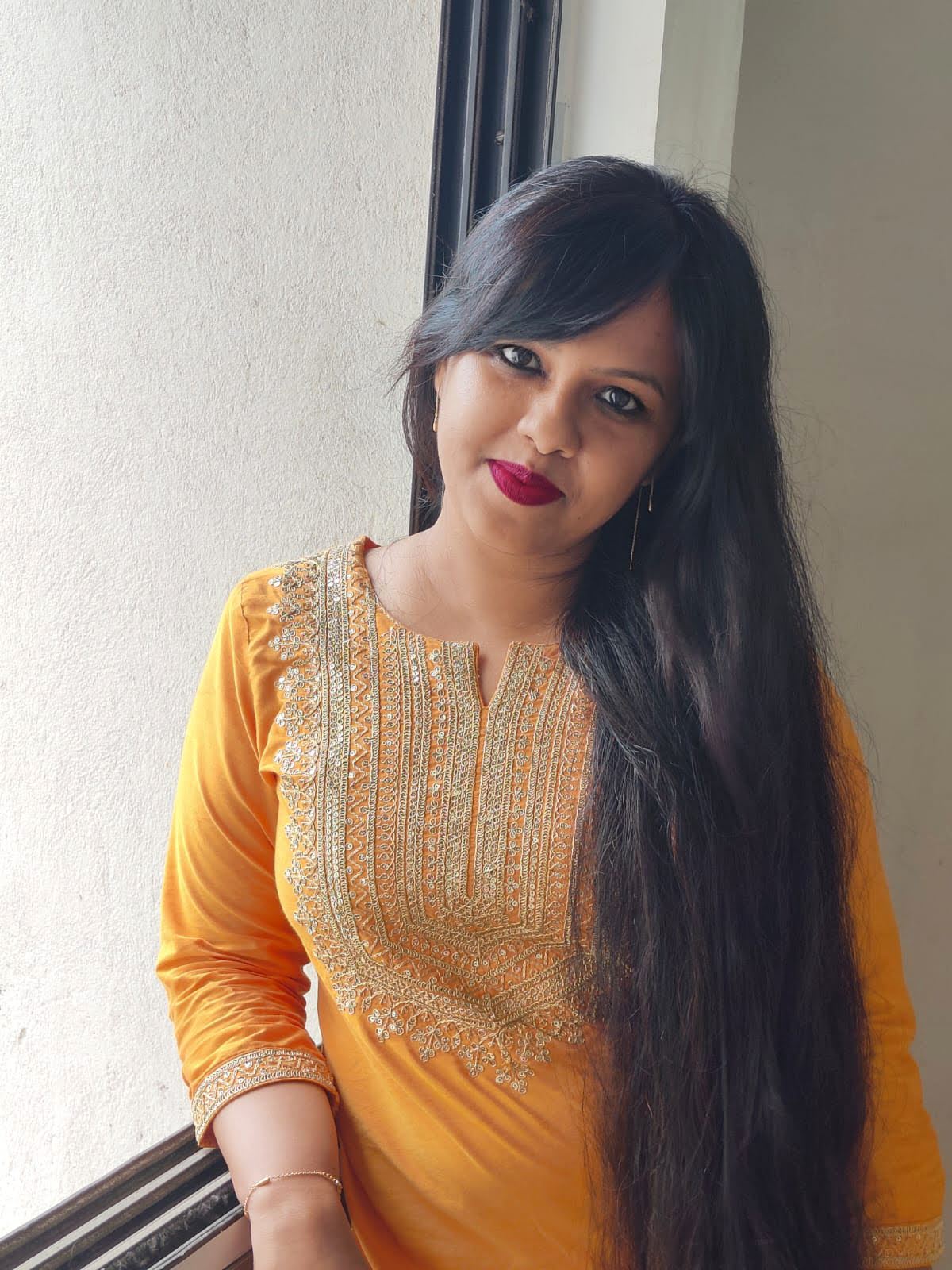 Srijayee, fashion and luxury content strategist